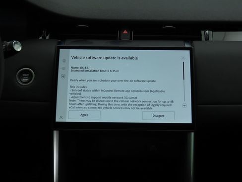 Used 2025 Land Rover Discovery Sport S image 14