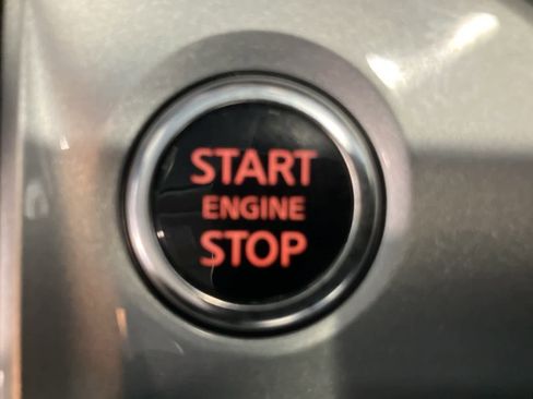 Used 2025 Nissan Altima 2.5 SV image 17