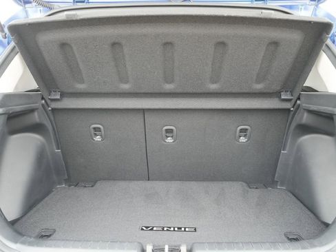 Certified 2025 Hyundai Venue SEL FWD image 12