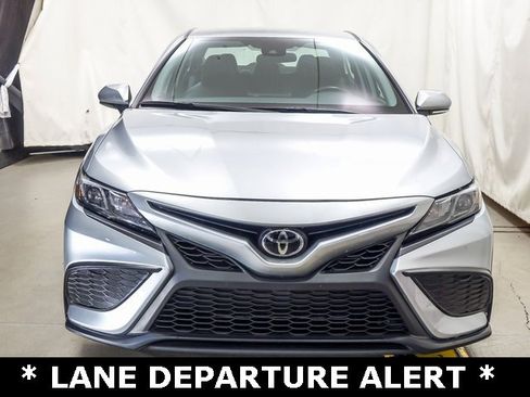 Certified 2023 Toyota Camry SE image 3