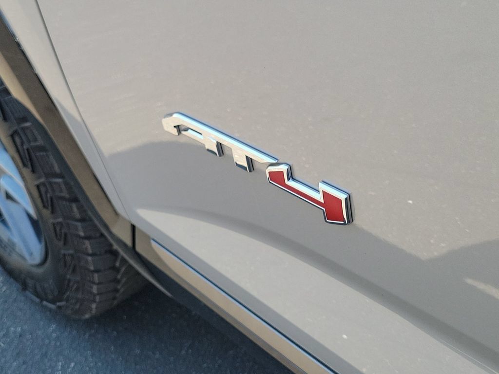 Used 2026 GMC Terrain AT4 AWD/4WD image 32