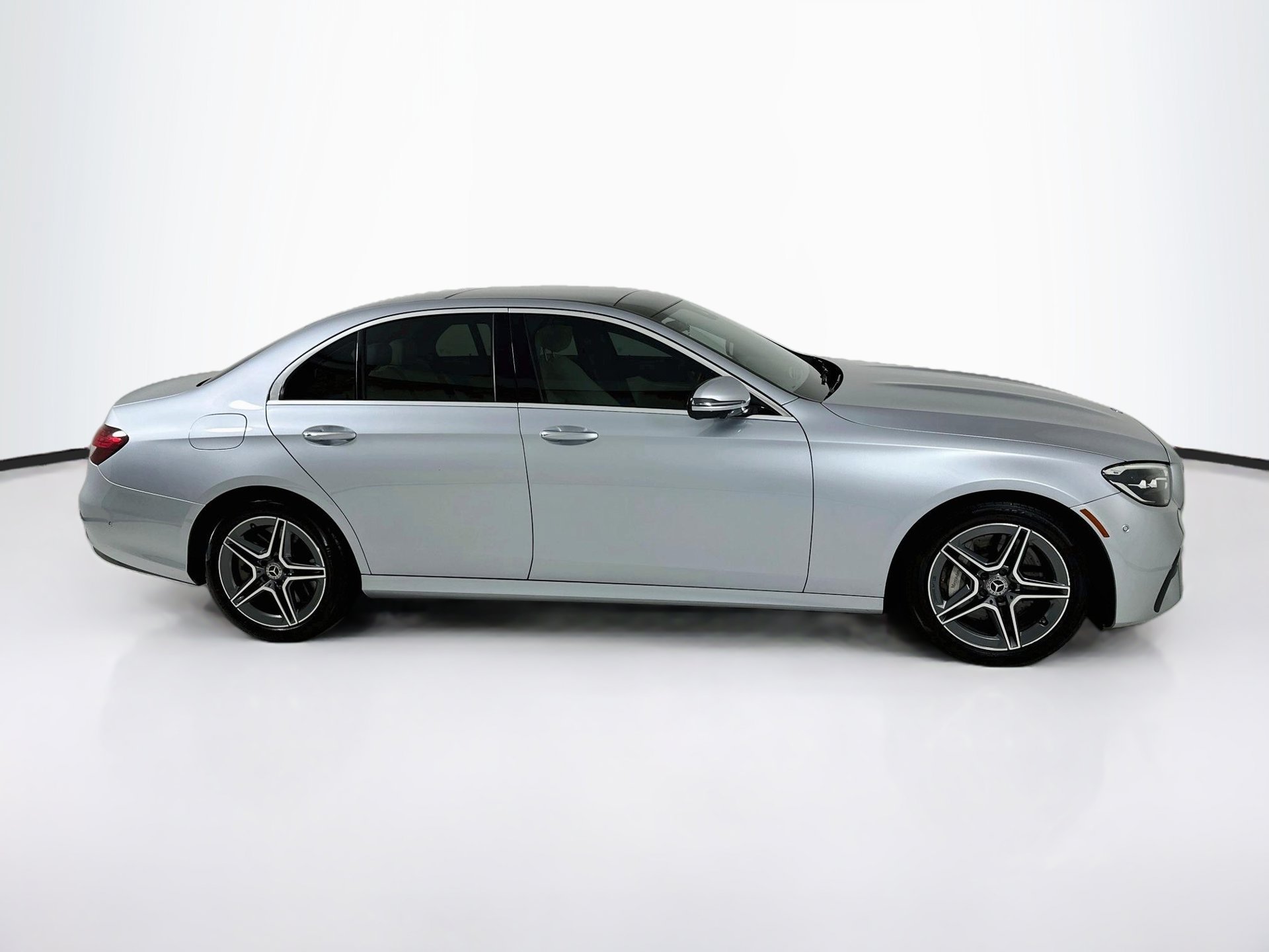 Used 2021 Mercedes-Benz E 450 4MATIC Sedan image 9