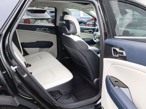 Certified 2025 Kia Sportage EX w/ EX Premium Package image 32