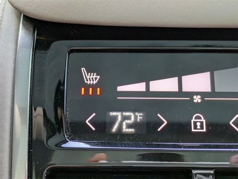 Used 2026 Volvo XC90 B6 Ultra w/ Lounge Package image 19