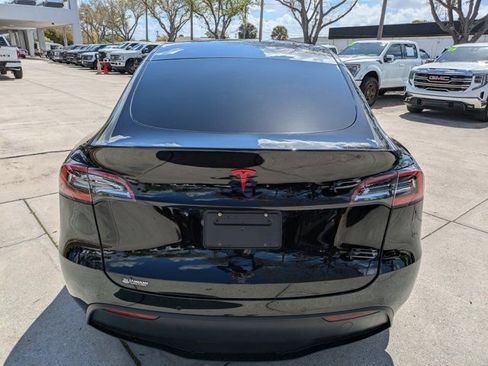 Used 2021 Tesla Model Y 2WD image 5