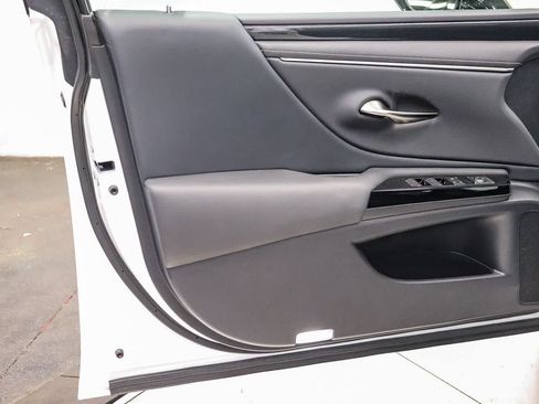 Certified 2025 Lexus ES 350 w/ Accessory Package (Z2) FWD image 22