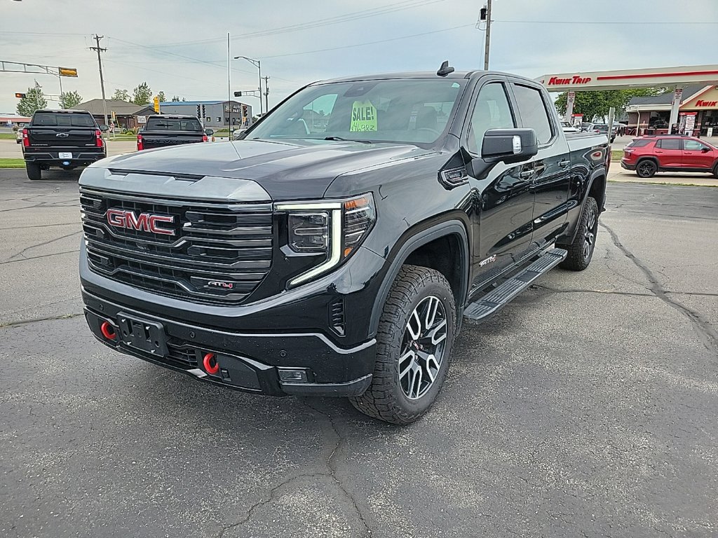 Used 2023 GMC Sierra 1500 AT4 AWD/4WD image 1