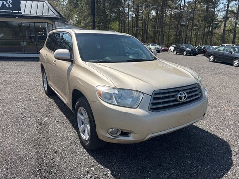 Used 2010 Toyota Highlander SE image 4