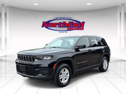 Used 2022 Jeep Grand Cherokee Laredo w/ Luxury Tech Group I AWD/4WD image 3