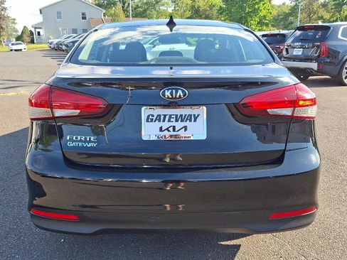 Certified 2018 Kia Forte LX w/ LX Rear Camera Package image 5