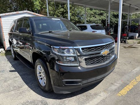 Used 2015 Chevrolet Suburban LT image 2