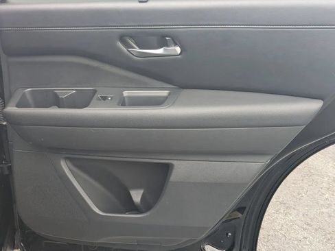 Certified 2025 Nissan Pathfinder SL w/ SL Premium Package FWD image 16