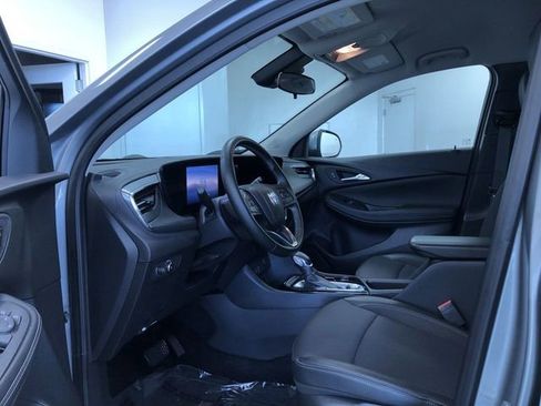Used 2025 Buick Encore GX Preferred AWD/4WD image 11