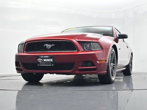 Used 2014 Ford Mustang Coupe RWD image 32