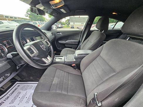 Used 2013 Dodge Charger SE RWD image 19