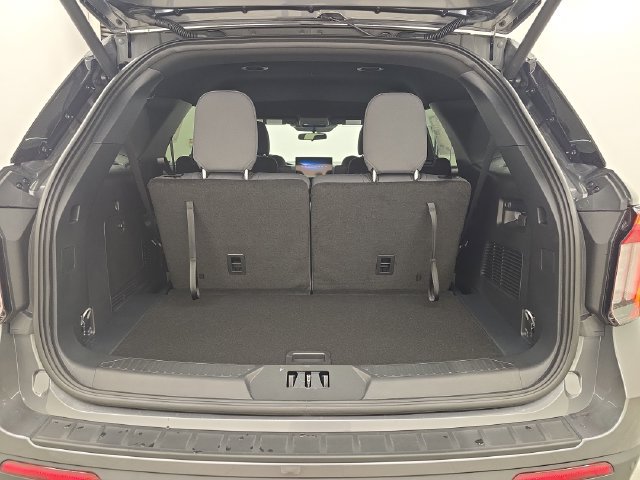 New 2027 Ford Explorer Active AWD/4WD image 17