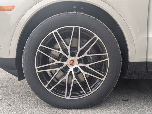 New 2026 Porsche Cayenne image 28