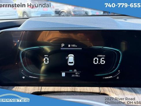 Used 2024 Kia Telluride EX w/ EX Captain's Chair Package AWD/4WD image 17