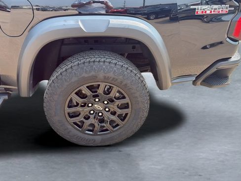 Used 2024 Chevrolet Colorado Trail Boss w/ Technology Package AWD/4WD image 20