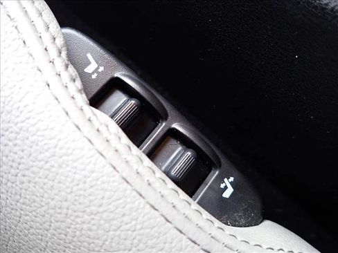 Used 2014 Nissan 370Z Touring w/ Navigation Package RWD image 16