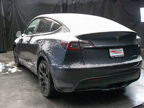 Used 2020 Tesla Model Y Long Range image 10