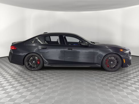 Used 2026 BMW M5 w/ Executive Package image 8