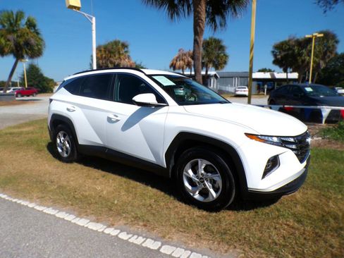 Used 2024 Hyundai Tucson SEL FWD image 2