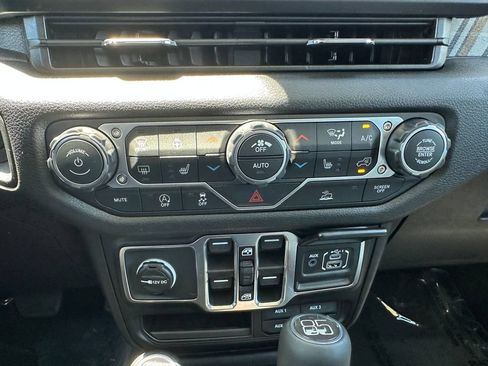 New 2026 Jeep Gladiator Sport AWD/4WD image 23