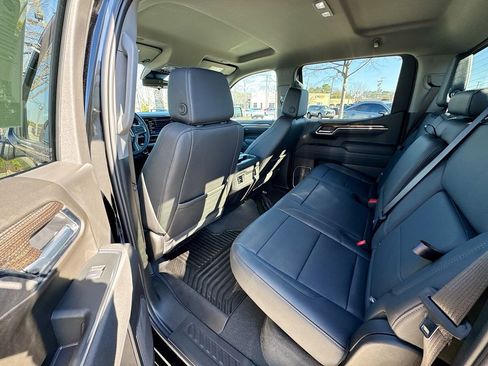 Used 2025 Chevrolet Silverado 1500 LT w/ Leather Package image 31