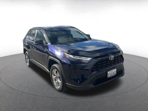 Used 2025 Toyota RAV4 XLE image 3