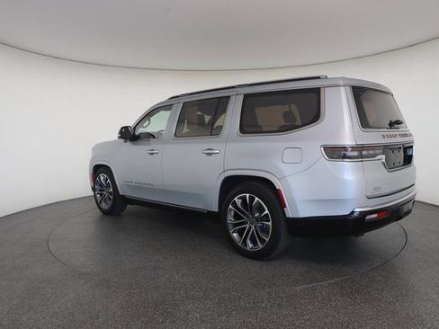 Used 2023 Jeep Grand Wagoneer Series III AWD/4WD image 10