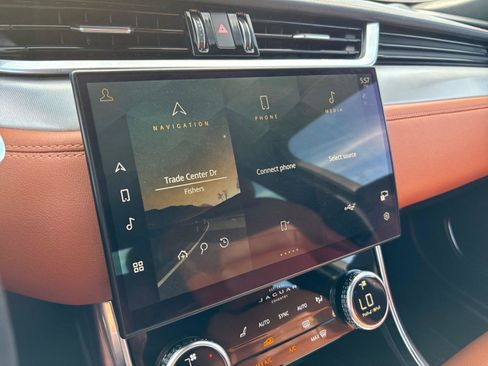 Used 2021 Jaguar XF R-Dynamic SE AWD/4WD image 23