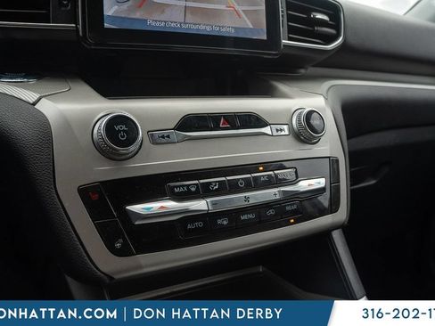 Used 2023 Ford Explorer XLT w/ Equipment Group 202A AWD/4WD image 9