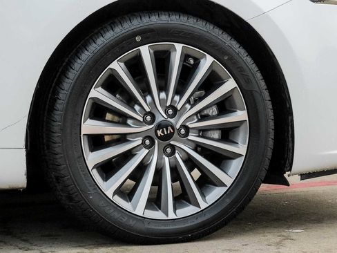 Used 2019 Kia Cadenza Premium image 60