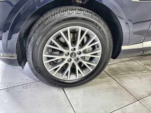 Used 2025 Genesis GV80 2.5T Standard AWD/4WD image 18