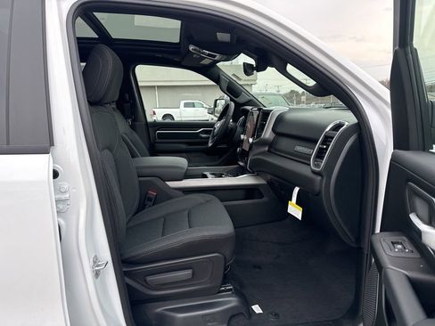 New 2026 RAM 1500 4x4 Crew Cab image 29