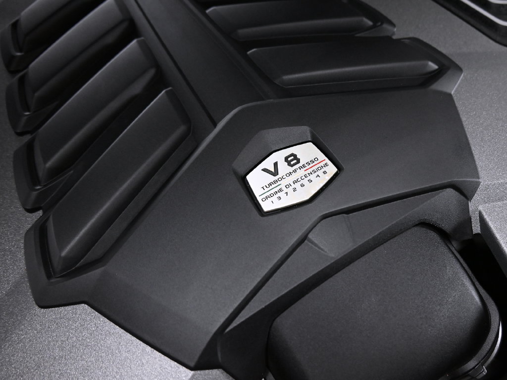Used 2024 Lamborghini Urus Performante AWD/4WD image 38