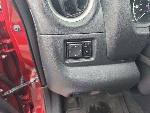 Used 2015 Nissan Versa Note SV FWD image 11
