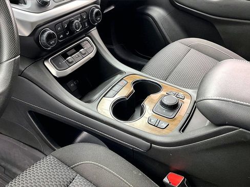 Used 2023 GMC Acadia SLE w/ Driver Convenience Package image 15