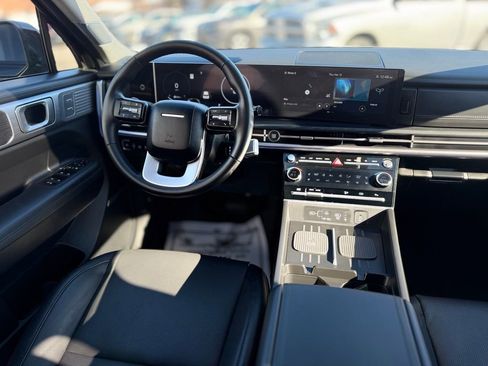 Used 2025 Hyundai Santa Fe Limited image 10