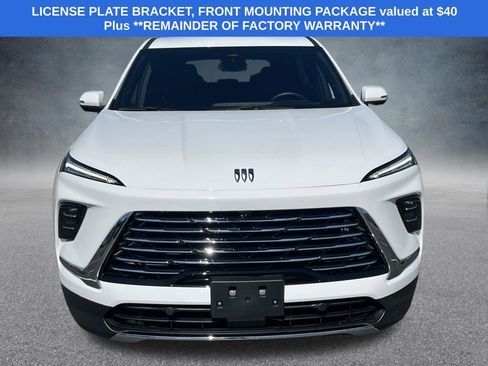 Used 2025 Buick Enclave Preferred image 3