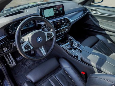 Used 2023 BMW 530e xDrive w/ Premium Package AWD/4WD image 18