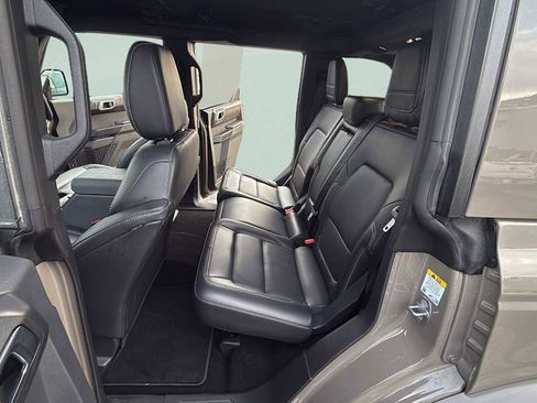 Used 2025 Ford Bronco Outer Banks image 40