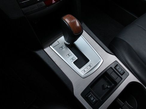 Used 2013 Subaru Outback 2.5i Limited image 8