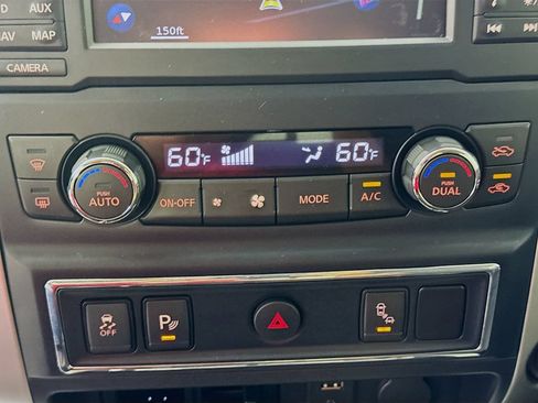 Used 2017 Nissan Titan SL w/ Chrome Package RWD image 19