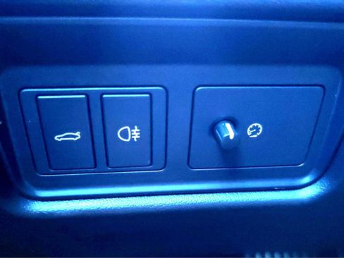 Used 2016 Jaguar F-TYPE R image 39