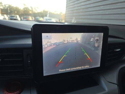 Used 2022 Ford Explorer XLT image 15