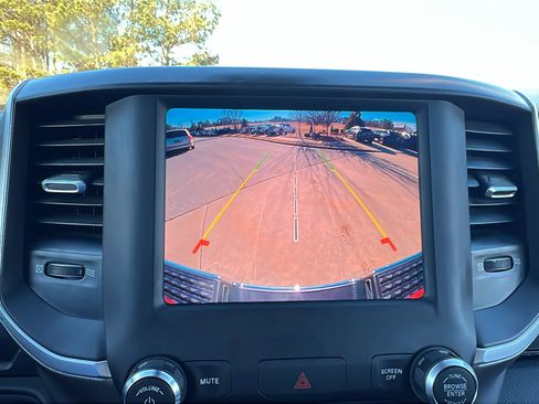 Used 2024 RAM 2500 Big Horn w/ Bed Utility Group image 34