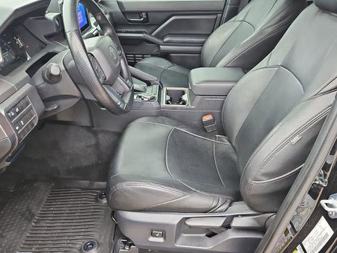 Used 2025 Toyota Tacoma SR5 image 18