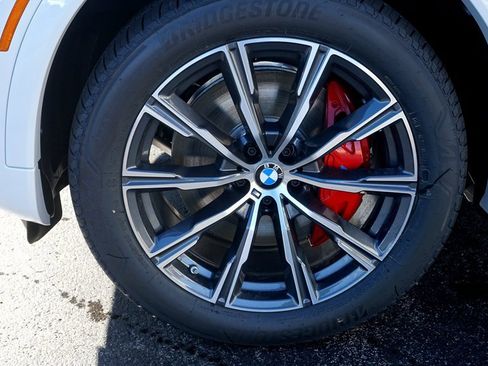 New 2026 BMW X6 xDrive40i image 3